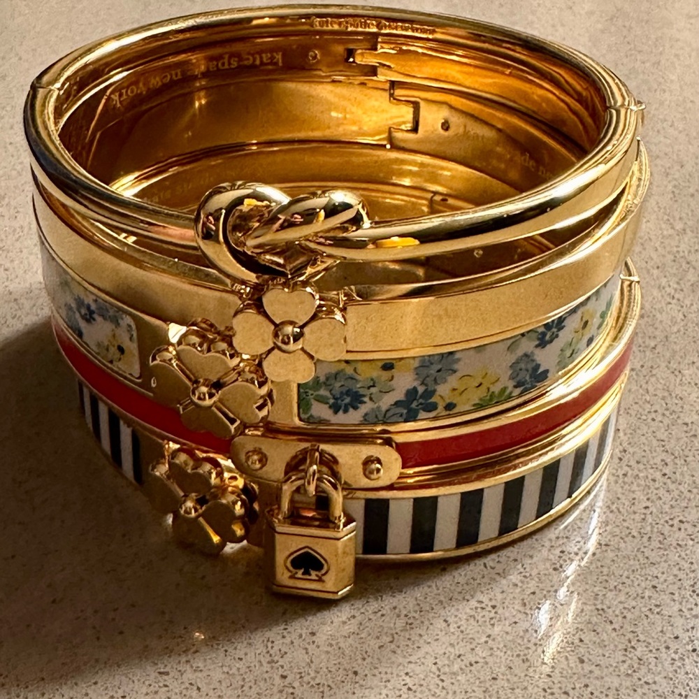 NWOT Kate Spade ♠️ New York Loves Me Knot Goldtone Bangle Bracelet - Picture 10 of 11
